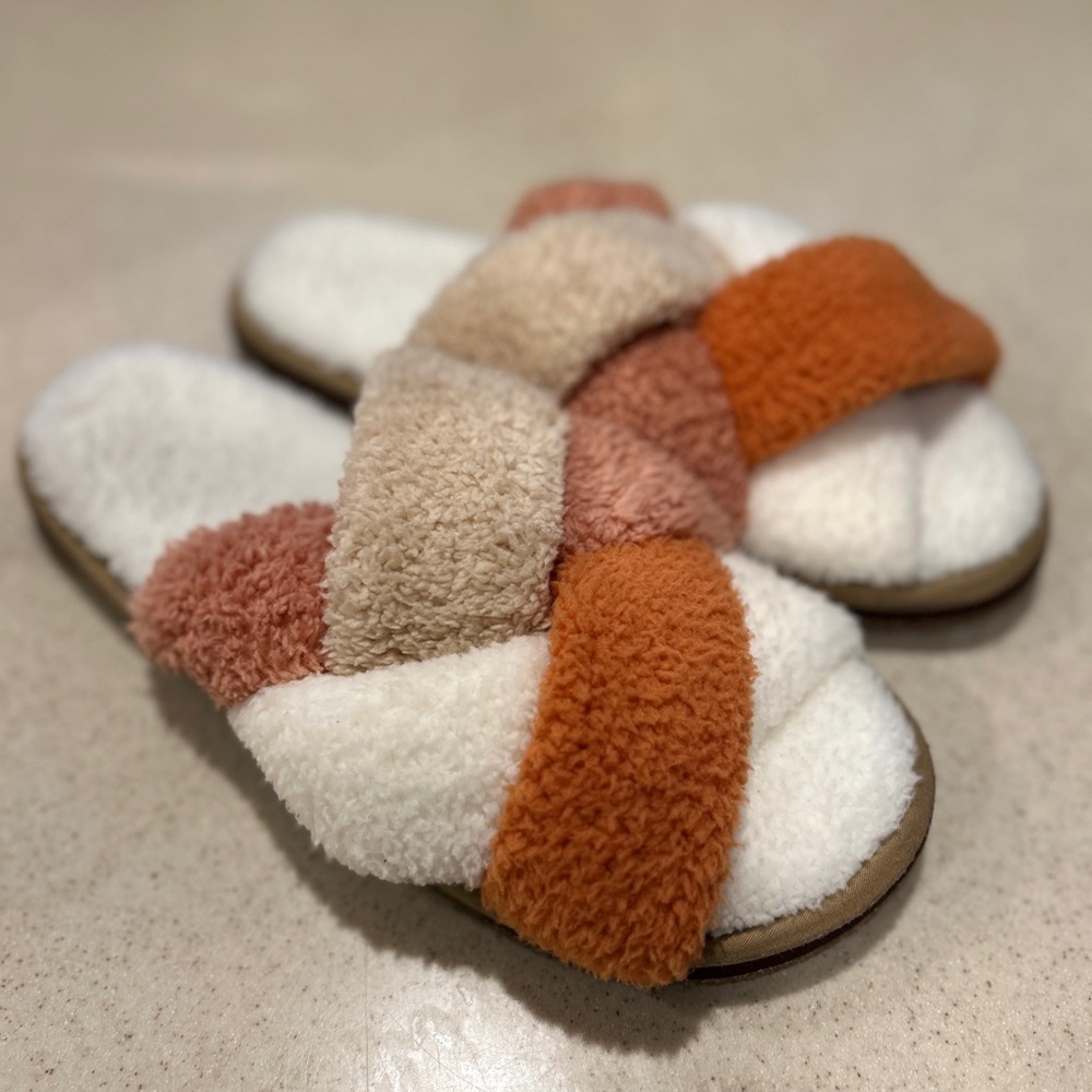 Feelgoodz Women’s Equinox Sherpa Multicolor multi strap Fuzzy Slippers size10/11
